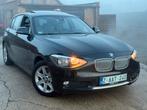 BMW 1 SERIE ✅118iA AUTOMAAT OPEN DAK BENZINE GARANTIE, Auto's, Automaat, Euro 5, Zwart, Leder en Stof