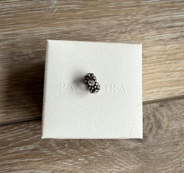 Magnifique entretoise à fleurs argentée Pandora, 1 bracelet à breloques, Pandora, Comme neuf, Enlèvement