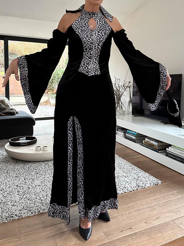 Déguisement neuf, robe Cruella d’enfer, Vêtements | Femmes, Costumes de carnaval & Vêtements de fête, Neuf, Vêtements, Taille 38/40 (M)