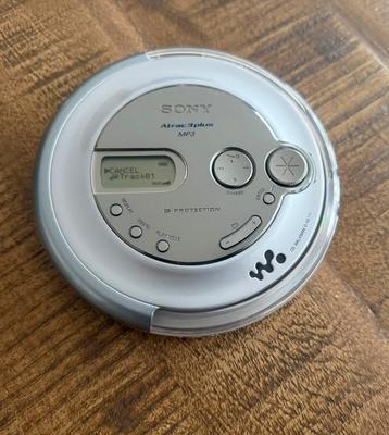 Sony CD Walkman model D-NE711 beschikbaar voor biedingen