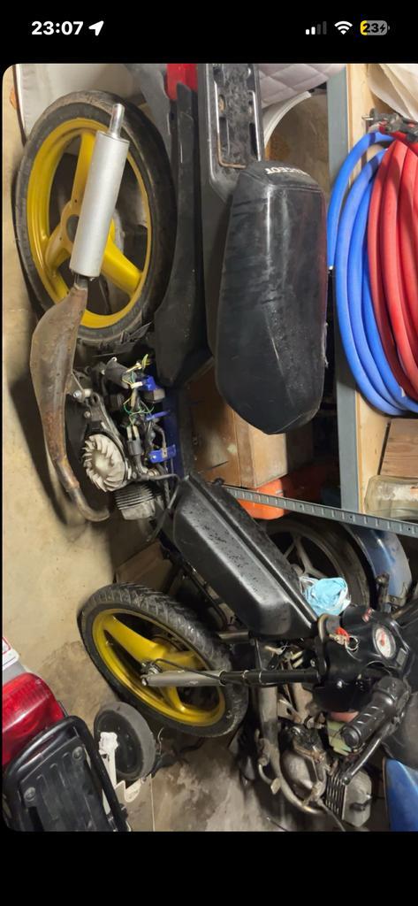 Peugeot fox cross, Fietsen en Brommers, Brommeronderdelen | Algemeen, Zo goed als nieuw, Ophalen