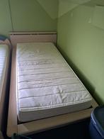 Eenpersoons bed + matras, Ophalen, Gebruikt, Eenpersoons