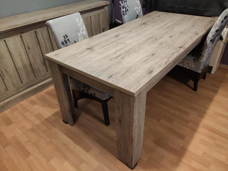 Salle à manger (table + vitrine + dressoir + 3 chaises), Huis en Inrichting, Complete eetkamers, Zo goed als nieuw, Minder dan 4 stoelen