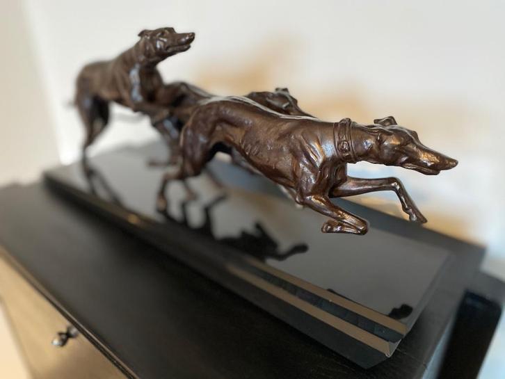 Art Deco beeld van 3 windhonden, Antiek en Kunst, Kunst | Beelden en Houtsnijwerken, Ophalen