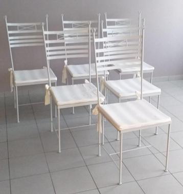 6 witte metalen stoelen met kussen voor eetkamer of terras beschikbaar voor biedingen