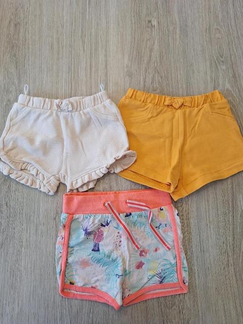 Short/korte broeken meisje maat 74, Kinderen en Baby's, Babykleding | Maat 74, Zo goed als nieuw, Meisje, Broekje, Ophalen of Verzenden