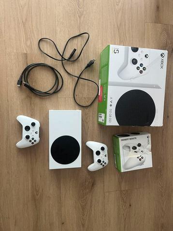 Xbox series s 512 GB + 2 manettes beschikbaar voor biedingen