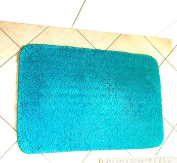 Te koop: Handig turquoise badmatje van "Miomare". beschikbaar voor biedingen