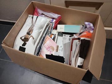 Lot +/- 80 panty's  beschikbaar voor biedingen