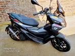 Maxi scooter Aprilia, Fietsen en Brommers, Scooters | Aprilia, Ophalen of Verzenden, Zo goed als nieuw, 200 cc, Benzine