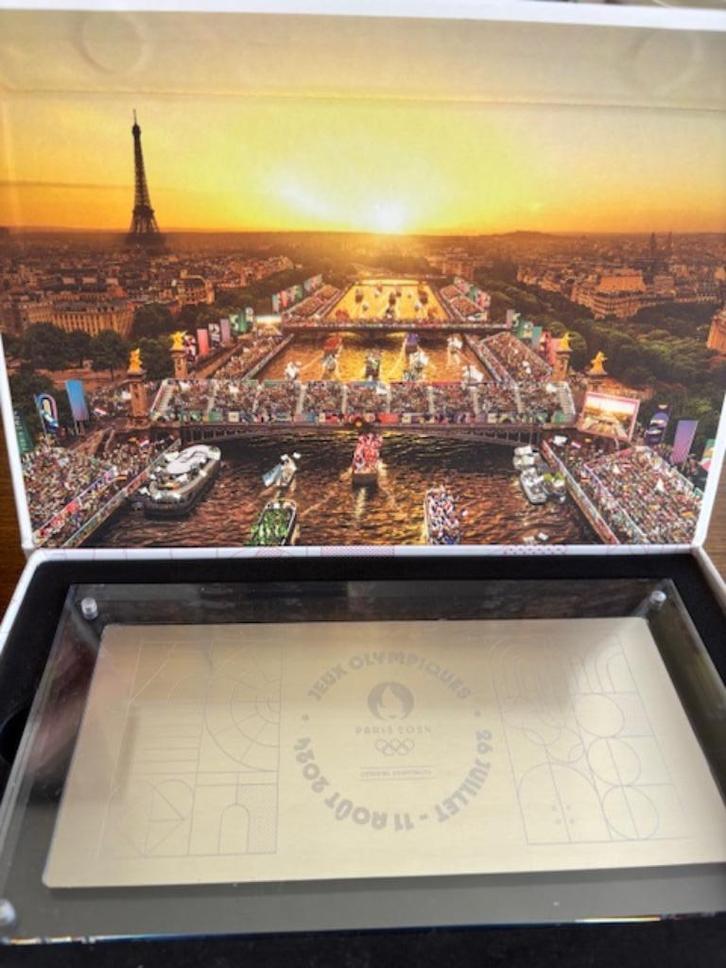 Plaque commémorative des Jeux Olympiques Paris 2024, Verzamelen, Overige Verzamelen, Nieuw, Ophalen of Verzenden