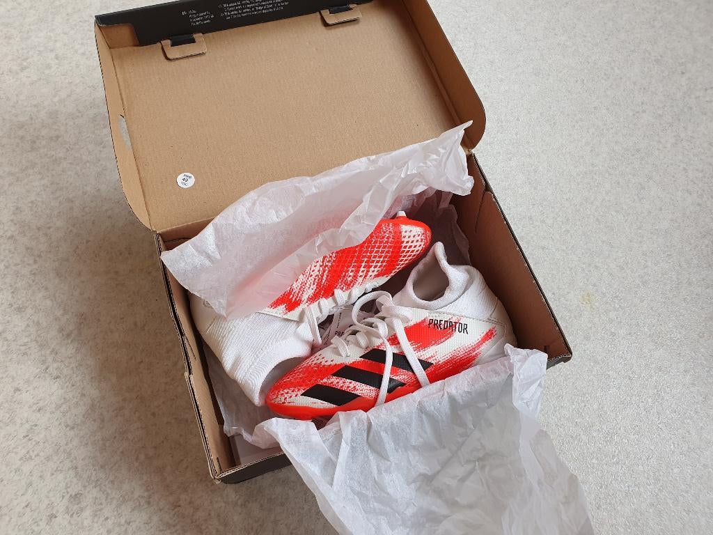 Chaussures Adidas Predator 20.3 FG J - 11K/29, Sports & Fitness, Football, Neuf, Chaussures, Taille XS ou plus petite, Enlèvement ou Envoi