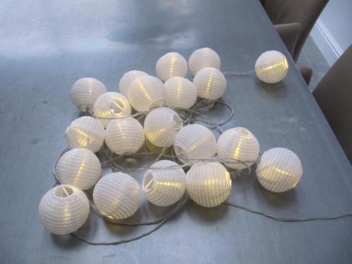 slinger met sfeerlichtjes : 20 bollen met LED lampjes, zgan, Maison & Meubles, Lampes | Lampes de table, Comme neuf, 75 cm ou plus