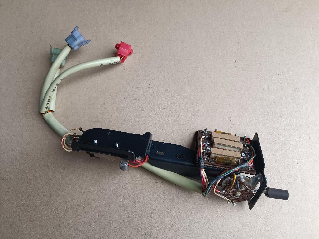 Service Switch / Mechaniek Rock-ola 450 (1973) jukebox, Collections, Machines | Jukebox, Envoi