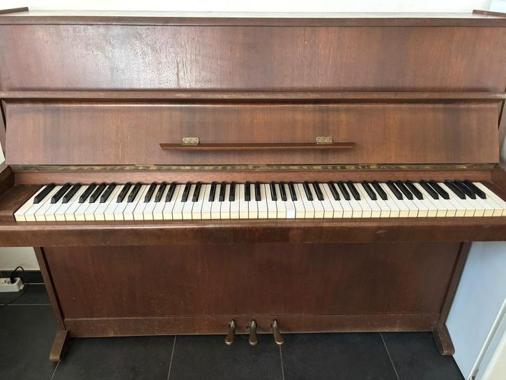 Förster piano – rechtopstaand, Muziek en Instrumenten, Piano's, Gebruikt, Piano, Bruin, Ophalen