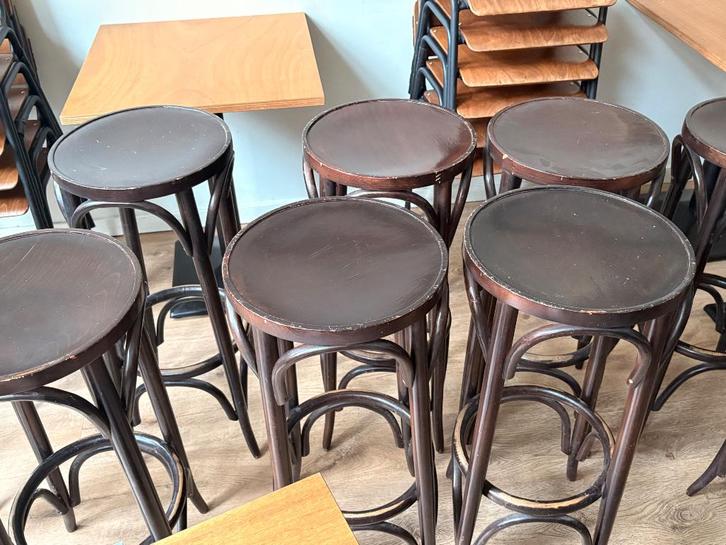 Thonet Noa barkrukken, Maison & Meubles, Tabourets de bar, Utilisé, 60 à 90 cm, Bois, 5 tabourets ou plus, Enlèvement