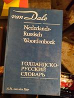 Woordenboek Nederlands - Russisch, Livres, Dictionnaires, Van Dale, Enlèvement, Utilisé, Van Dale