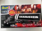 Revell 07658 1/32: Geschenkset Tourtruck „Rammstein”, Hobby en Vrije tijd, Modelbouw | Auto's en Voertuigen, 1:32 tot 1:50, Nieuw