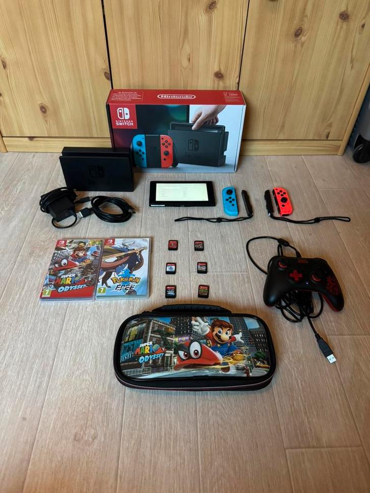 Nintendo Switch, Games en Spelcomputers, Spelcomputers | Nintendo Switch, Zo goed als nieuw, Switch Original, Met games, Ophalen