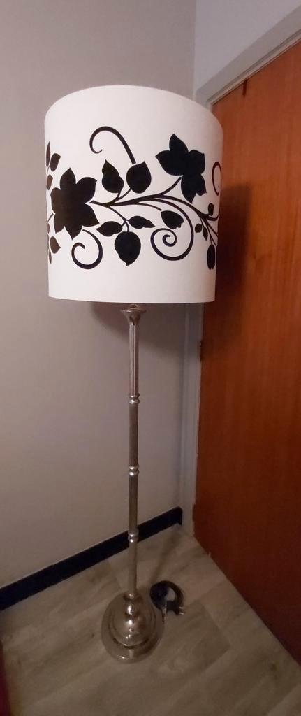 Lampadaire avec Chapeau fleuri., Huis en Inrichting, Lampen | Vloerlampen, Zo goed als nieuw, Ophalen of Verzenden