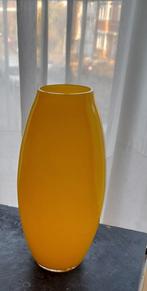 Mooie gele vaas 22 cm, Huis en Inrichting, Woonaccessoires | Vazen, Glas, Ophalen of Verzenden, Zo goed als nieuw, Geel