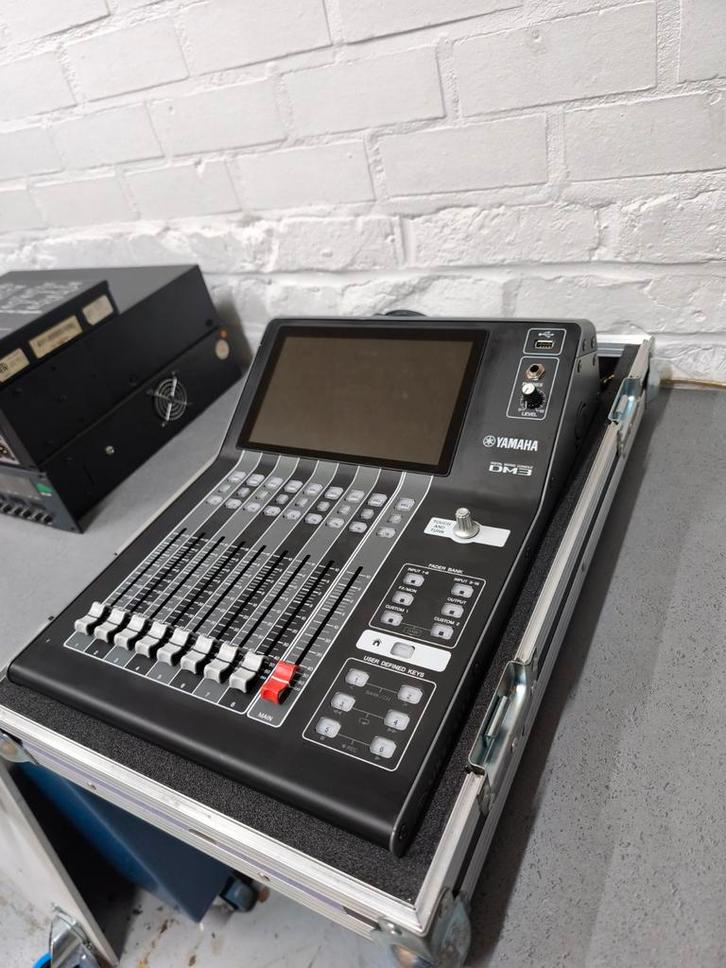 Flightcase Yamaha DM3 +, Musique & Instruments, Tables de mixage, Enlèvement ou Envoi