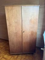 Lot de 2 armoires anciennes en bois, Maison & Meubles, Armoires | Autre, Enlèvement, Utilisé