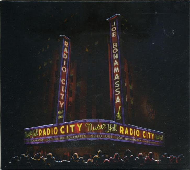 JOE BONAMASSA " LIVE AT RADIO CITY MUSIC HAL"   CD + BLURAY, Cd's en Dvd's, Cd's | Rock, Nieuw in verpakking, Overige genres, Ophalen of Verzenden