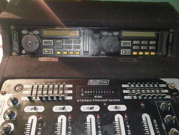 Console de mixage avec double lecteur CD