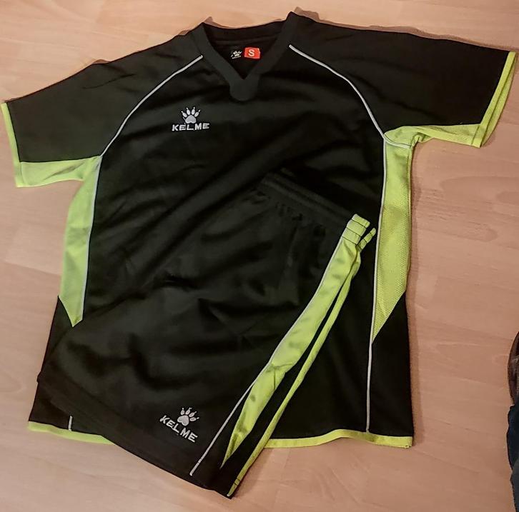 S small trainingset sporttenue Kelme zwart fluo geel, Kleding | Heren, Sportkleding, Zo goed als nieuw, Algemeen, Maat 46 (S) of kleiner