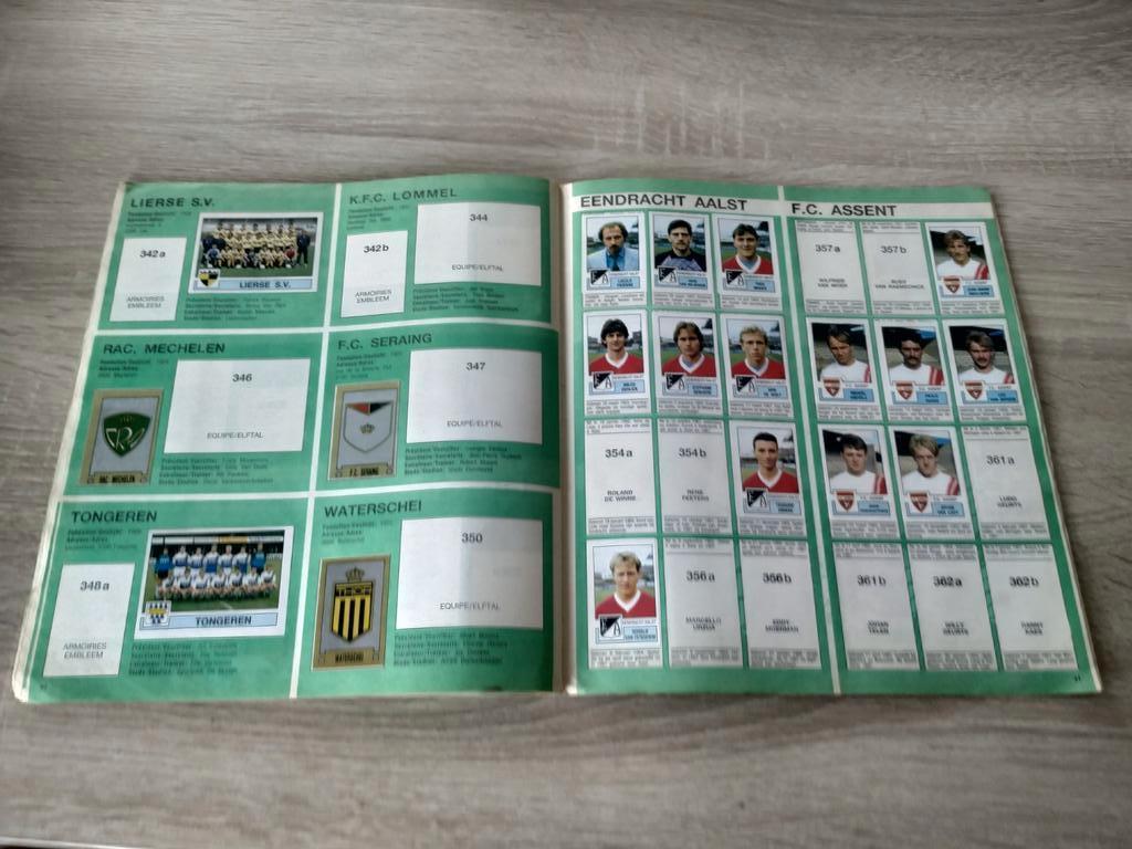 ② Album panini foot football belge 1988 + 1 image 1989 — Articles de Sport  & Football — 2ememain