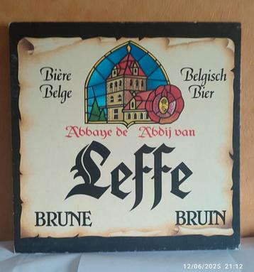 Kartonnen reclame van LEFFE. beschikbaar voor biedingen