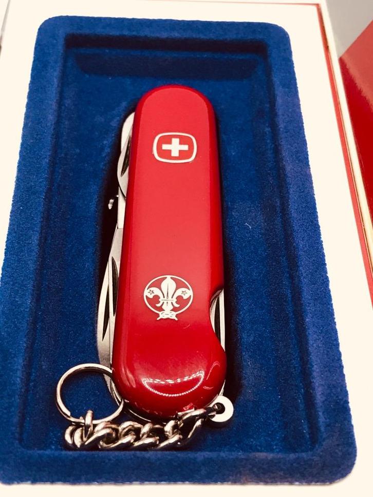 Rare Wenger World Scout edition Locking blade, Caravans en Kamperen, Kampeergereedschap, Nieuw, Verzenden