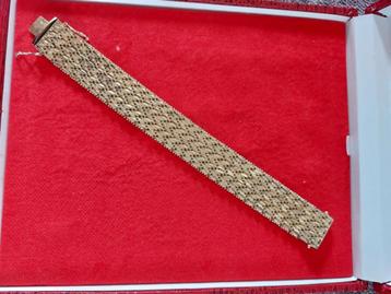 Magnifique bracelet en métal doré plaqué or 750