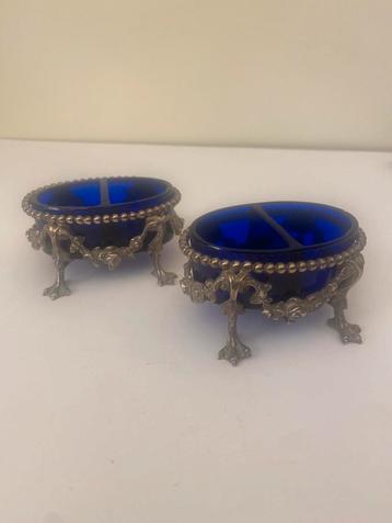 2 Antieke Zoutvaten met Kobalt Blauw Glas. beschikbaar voor biedingen