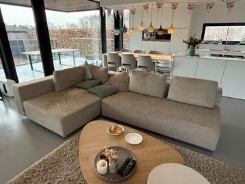 Design zetel Indera beige 2021, Huis en Inrichting, Ophalen, 250 tot 300 cm, Gebruikt, Vierpersoons of meer