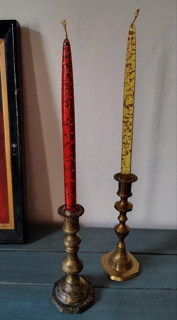 2 vintage lucite kaarsen met bladgoud, Huis en Inrichting, Woonaccessoires | Kandelaars en Kaarsen, Ophalen of Verzenden