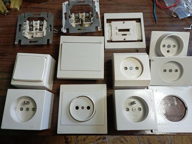 Doppenset, schakelaar PR85 deksel PR20 Niko, Doe-het-zelf en Bouw, Overige Doe-Het-Zelf en Bouw, Gebruikt, Ophalen