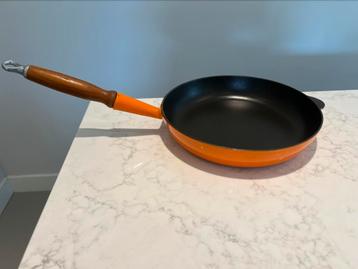 Poêle Cousances 28cm Harmonic Orange très bon état, Enlèvement ou Envoi, Comme neuf, Poêle à frire ou Sauteuse, Plaque céramique