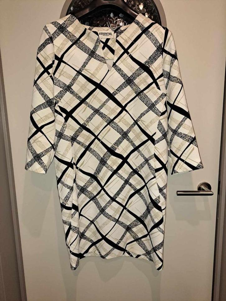 2x Jurk, Essentiel Antwerp mt 40, Kleding | Dames, Jurken, Zo goed als nieuw, Maat 38/40 (M), Boven de knie, Ophalen of Verzenden