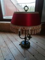 Antieke messing tafellamp, dieprode lampekap met franjes, Huis en Inrichting, Lampen | Lampenkappen, Ophalen, Gebruikt