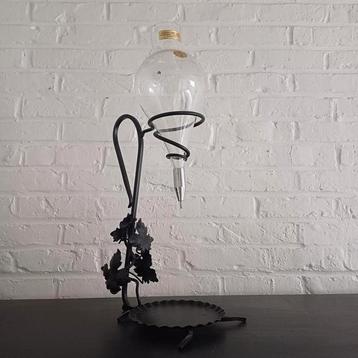 Vintage wijndispenser beschikbaar voor biedingen