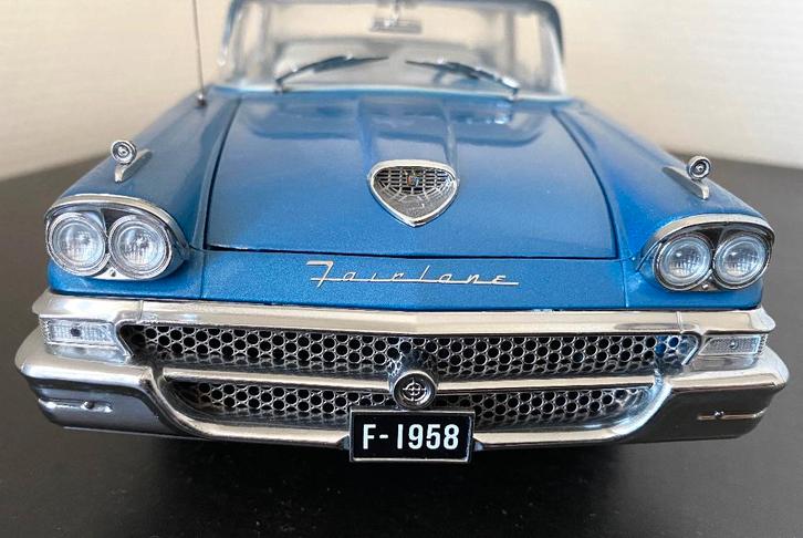 Collection 1:18 Ford Fairlane 1958 Edition Limitée, Hobby & Loisirs créatifs, Voitures miniatures | 1:18, Neuf, Voiture, Sun Star