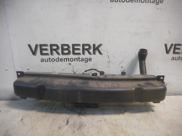 RUITENSPROEIERRESERVOIR Opel Omega B (25 / 26 / 27) (UG) beschikbaar voor biedingen