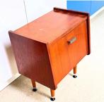 Vintage nachtkastje, Ophalen of Verzenden, Met deur(en)