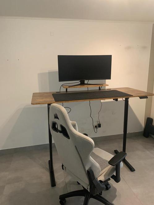 Te koop: Monitor + elektrisch bureau + gamingstoel, Computers en Software, Overige Computers en Software, Zo goed als nieuw, Ophalen