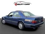 Mercedes-Benz E 300 W124 | 300D | Automaat | Oldtimer | Top, Auto's, Automaat, 4 deurs, Beige, Parkeersensor