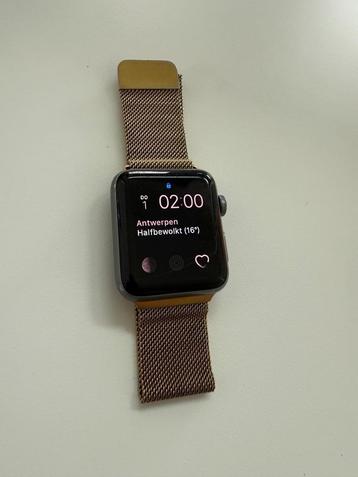 Apple Watch Series 2 (Nike Edition, 42mm) beschikbaar voor biedingen