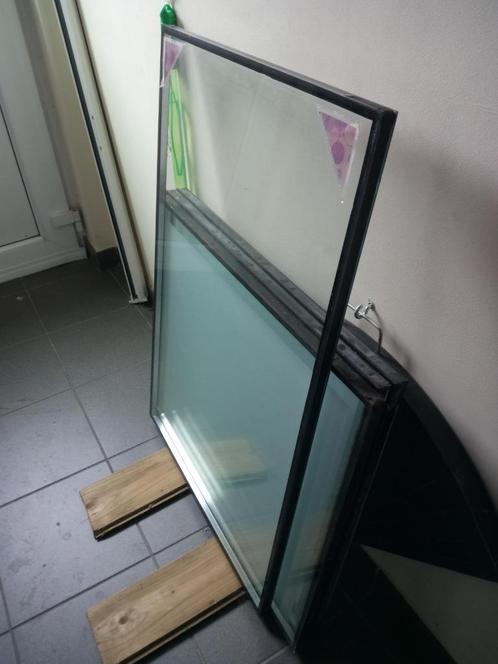 Dubbel glas 1 groot (achterdeur) en 3 kleinere (voordeur), Doe-het-zelf en Bouw, Glas en Ramen, Zo goed als nieuw, Gevelraam of Ruit