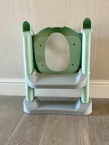 Toilettrainer met trapje. Opvouwbaar zo goed als nieuw!!! beschikbaar voor biedingen